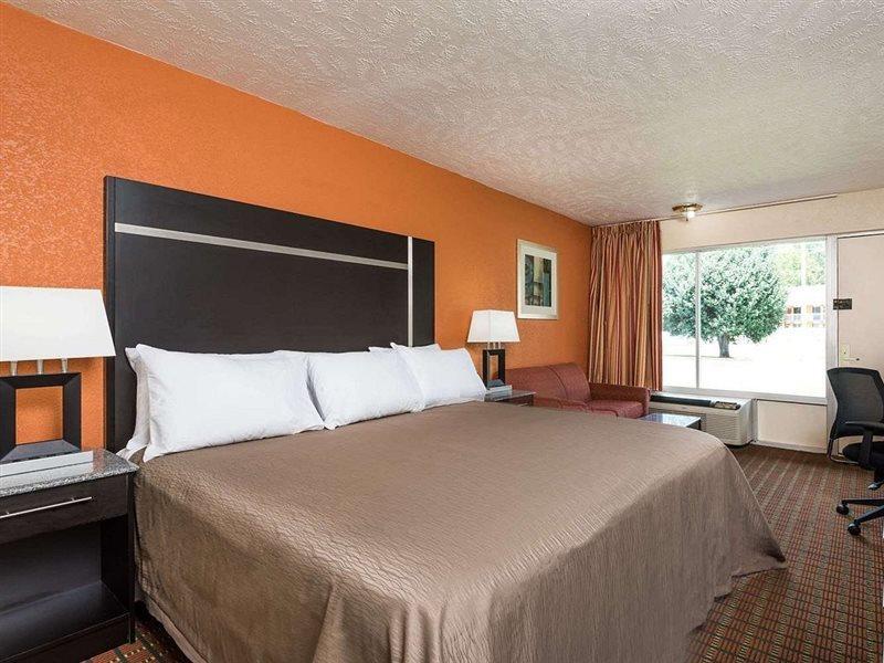 Ramada By Wyndham Lumberton Exterior foto