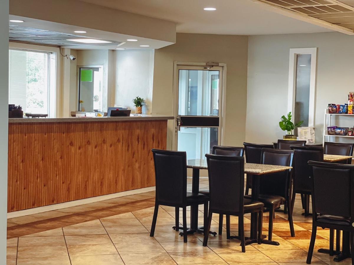 Ramada By Wyndham Lumberton Exterior foto