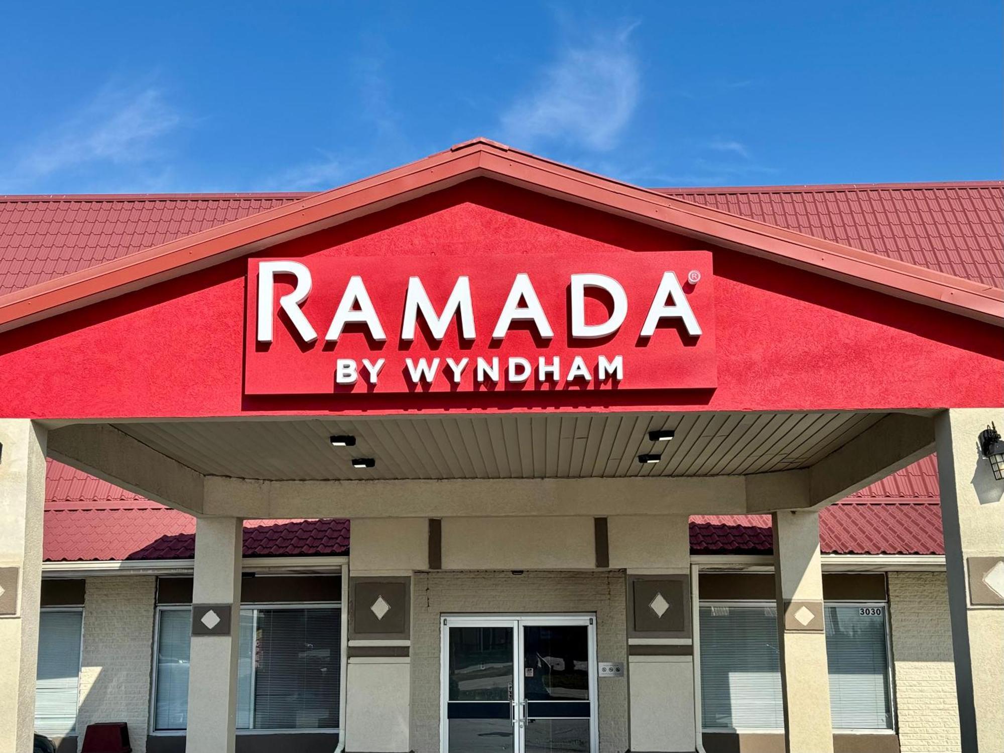 Ramada By Wyndham Lumberton Exterior foto
